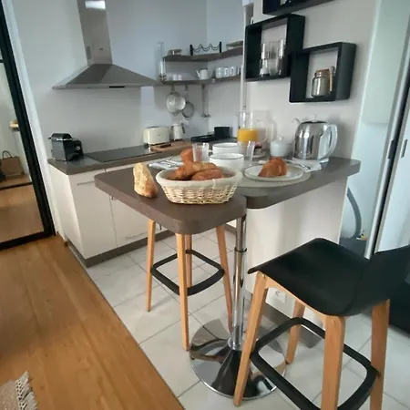 Le Traverse Elegant T2 Au Coeur Du Centre Apartment