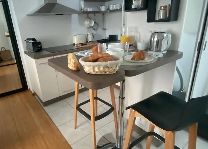 Le Traverse Elegant T2 Au Coeur Du Centre Apartment